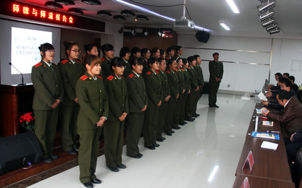 我院学生积极学习国学经典《弟子规》