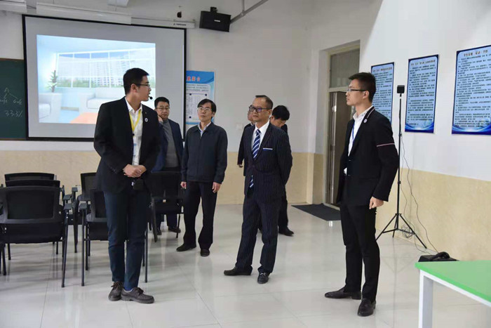 我校与吉利铭泰集团举办校企合作洽谈会
