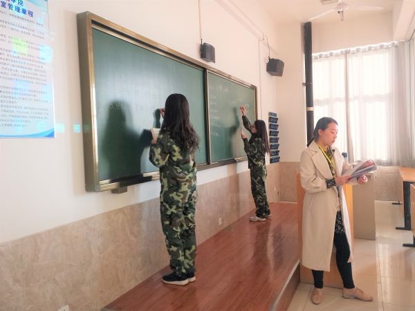 春夏作息时间调整刘金宪主任带队进行教学检查 第 2 张