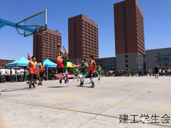 篮球赛1.webp_meitu_1.jpg