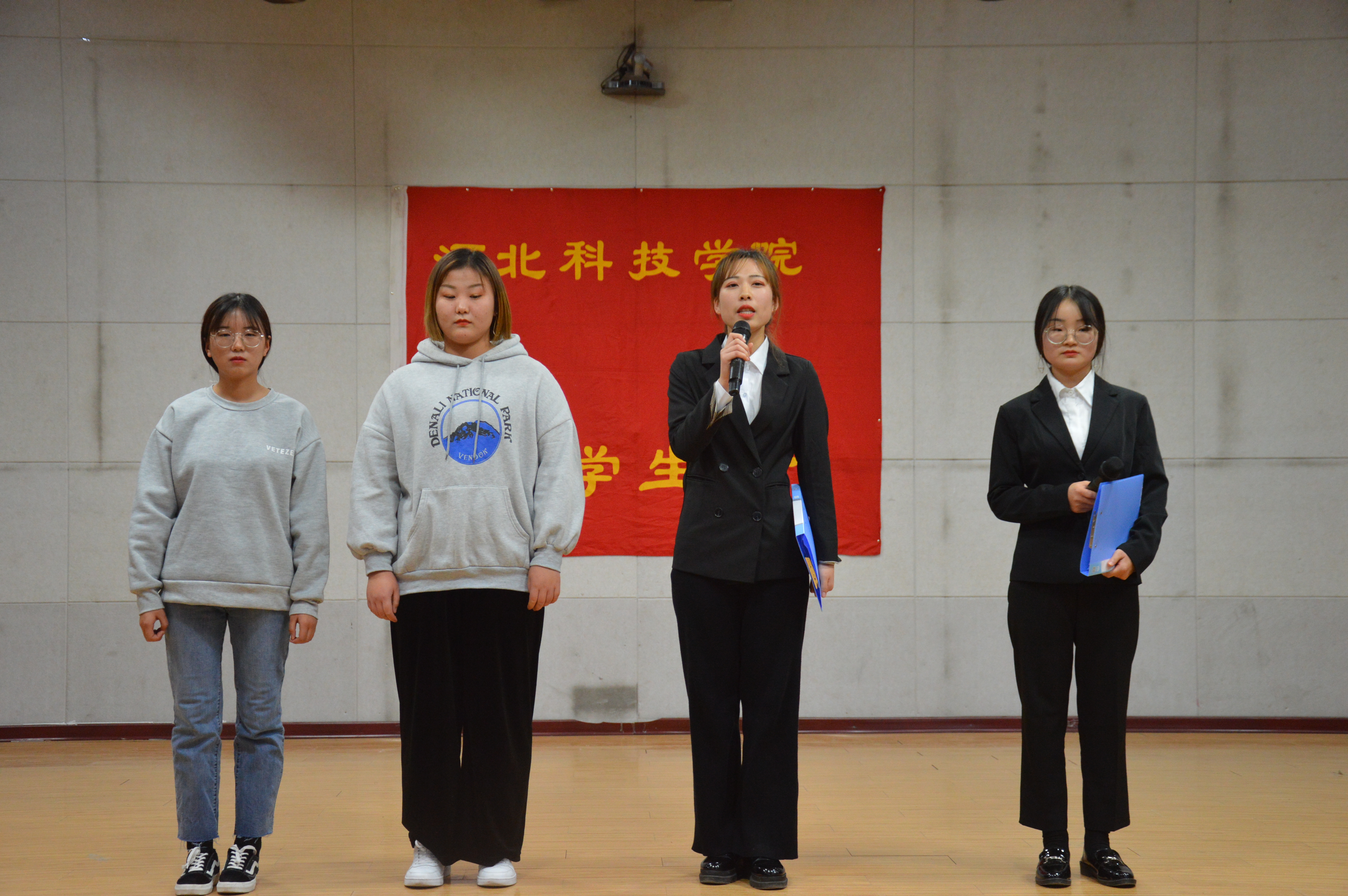 best365体育官网登录入口首届“大学生 讲宪法”比赛圆满落幕