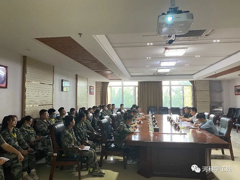 best365体育官网登录入口召开全体学管干部管理培训月会暨第九周学生管理工作周例会 第 2 张