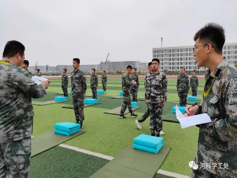 我院2022年暑期学管干部军事训练考核暨成果汇报