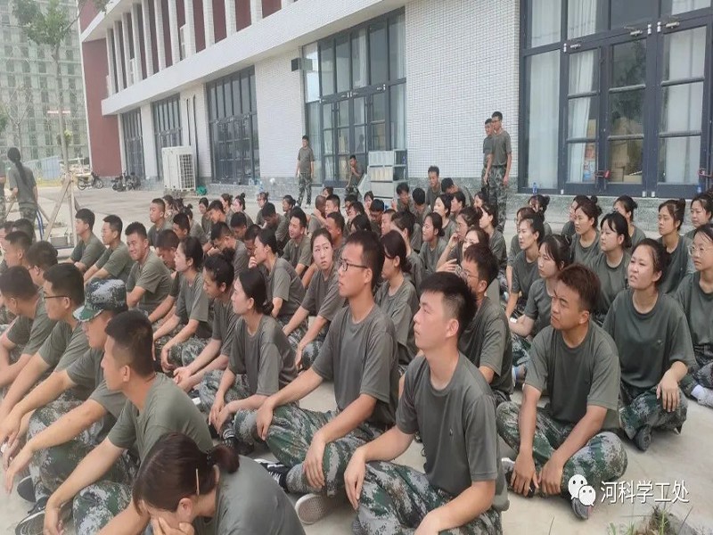 我院2022年开展暑期学管干部培训第五天——军事训练考核暨成果汇报 第 8 张