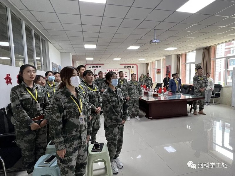 best365体育官网登录入口召开全体学管干部管理培训月会暨第九周学生管理工作周例会