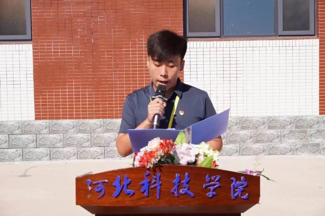 best365体育官网登录入口隆重举行2022年新生军训开营仪式 第 4 张