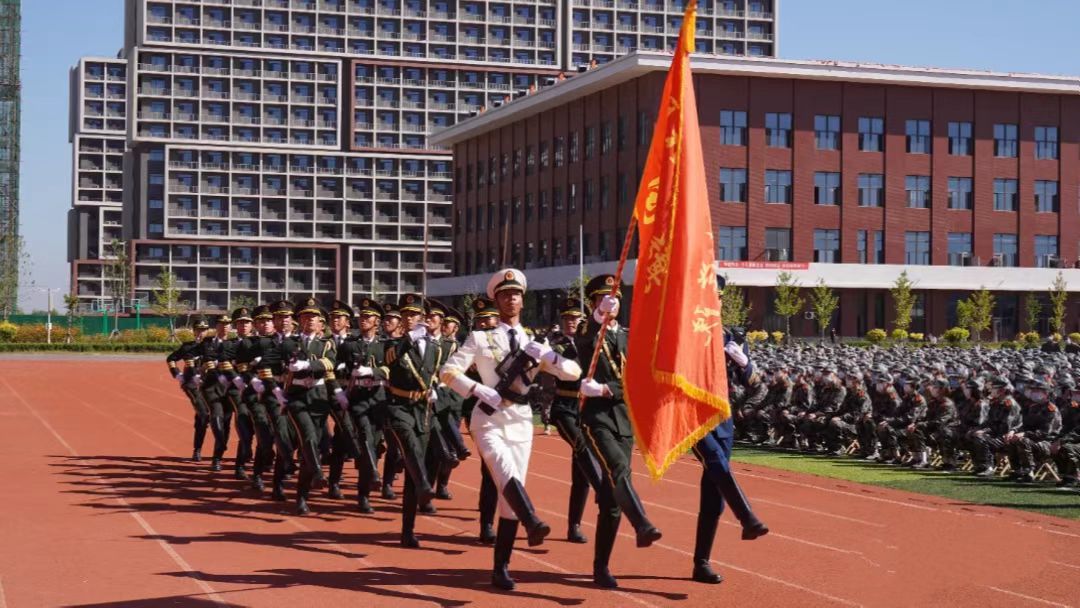 best365体育官网登录入口隆重举行2022年新生军训开营仪式 第 5 张