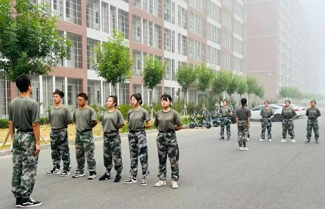 我院2022年开展暑期学管干部培训第六天 第 3 张