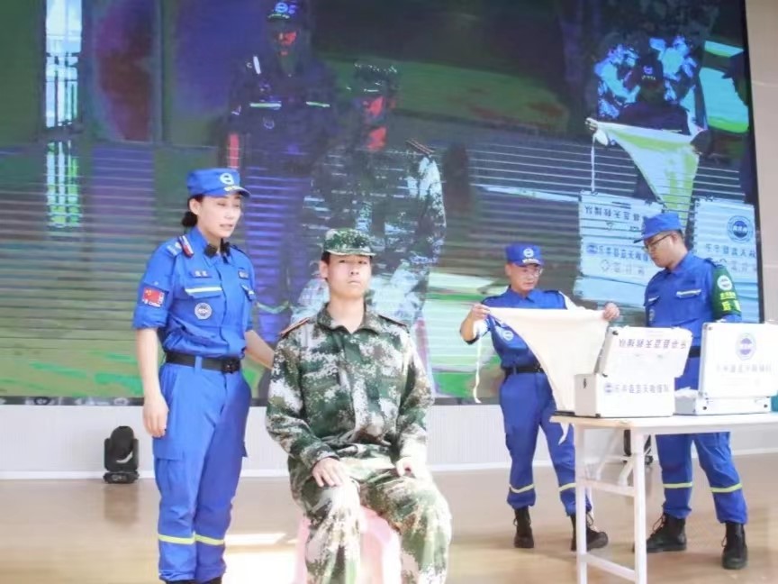 best365体育官网登录入口邀请乐亭县蓝天救援队开展消防安全知识讲座暨消防模拟演练
