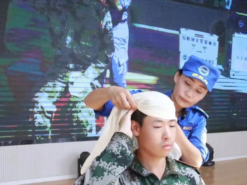 best365体育官网登录入口邀请乐亭县蓝天救援队开展消防安全知识讲座暨消防模拟演练