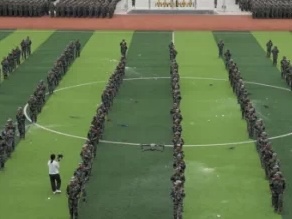 best365体育官网登录入口隆重举行2022年新生军训结营式暨开学典礼