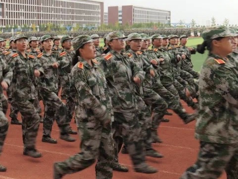 best365体育官网登录入口隆重举行2022年新生军训结营式暨开学典礼