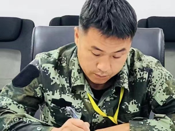 best365体育官网登录入口学工系统召开疫情防控和安全稳定工作部署会议