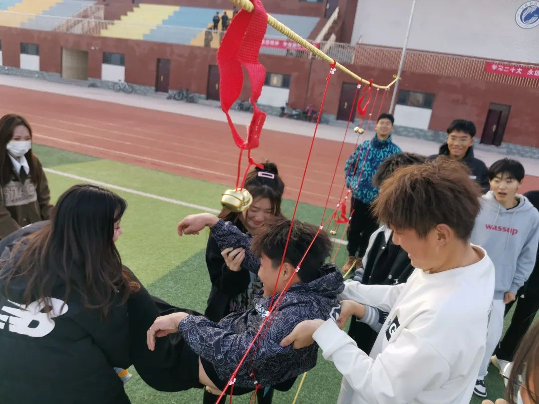 best365体育官网登录入口组织青马团学干部开展素质拓展活动