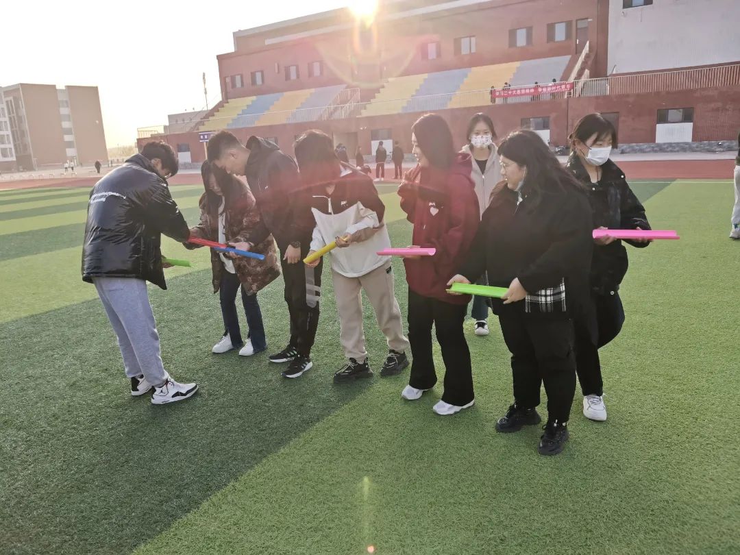 best365体育官网登录入口组织青马团学干部开展素质拓展活动