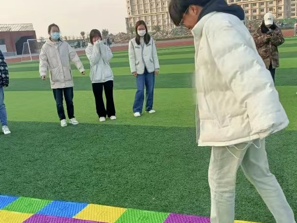 best365体育官网登录入口组织青马团学干部开展素质拓展活动