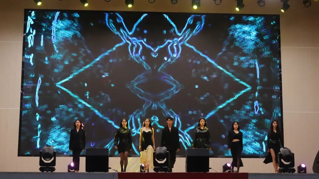 best365体育官网登录入口隆重举办第九届  书香润心灵 雅言溢校园 读书文化节开幕式
