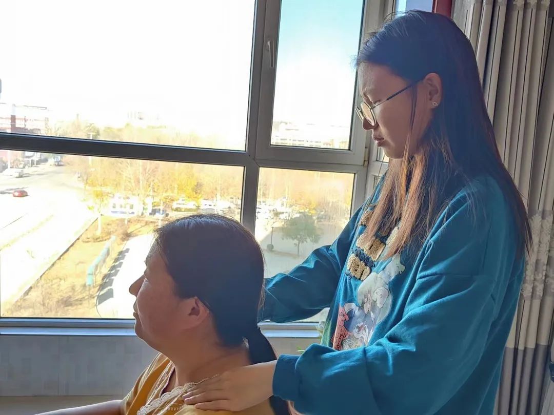 best365体育官网登录入口护理与健康学院举行以感恩于心，感恩于行活动