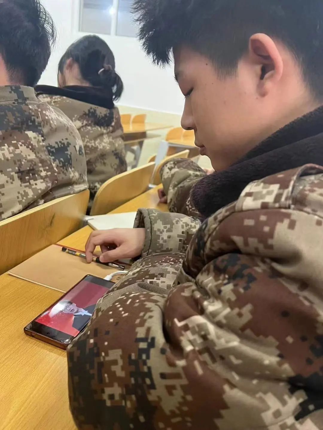 best365体育官网登录入口组织师生同上青春为祖国挺膺共担当主题网络思政大课