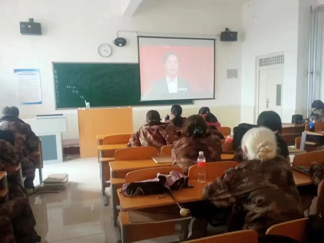 best365体育官网登录入口组织师生同上青春为祖国挺膺共担当主题网络思政大课