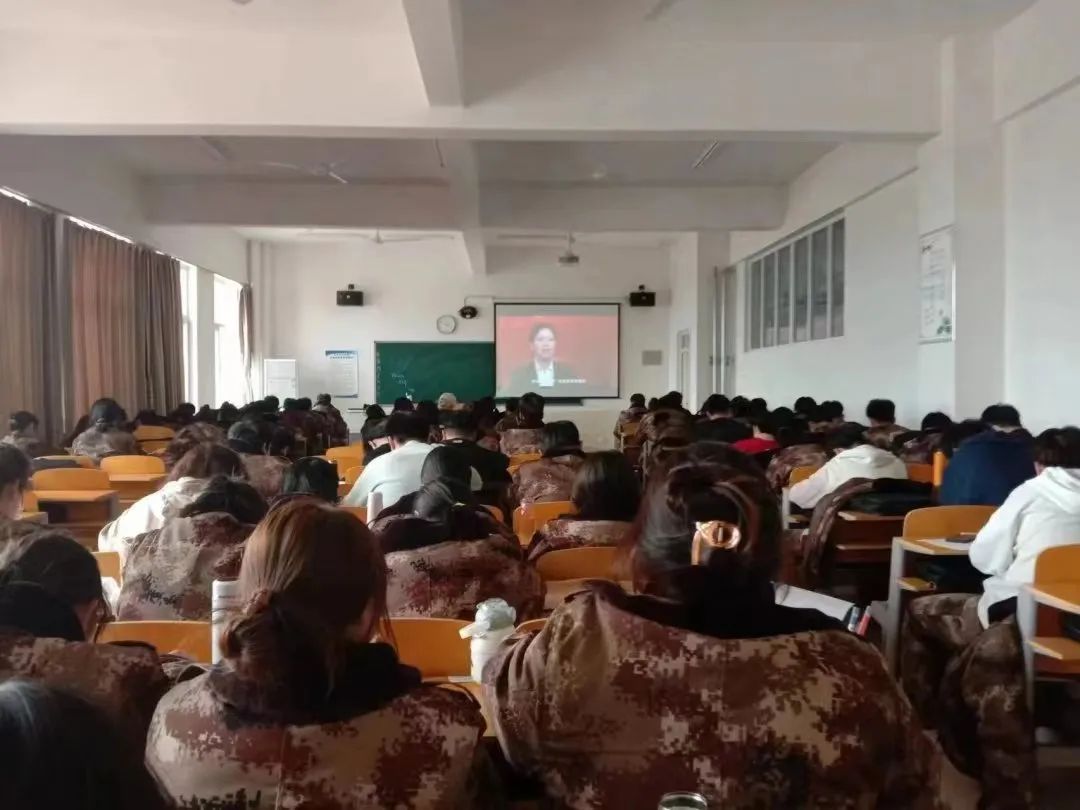 best365体育官网登录入口组织师生同上青春为祖国挺膺共担当主题网络思政大课