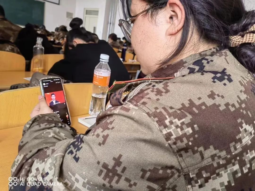 best365体育官网登录入口组织师生同上青春为祖国挺膺共担当主题网络思政大课