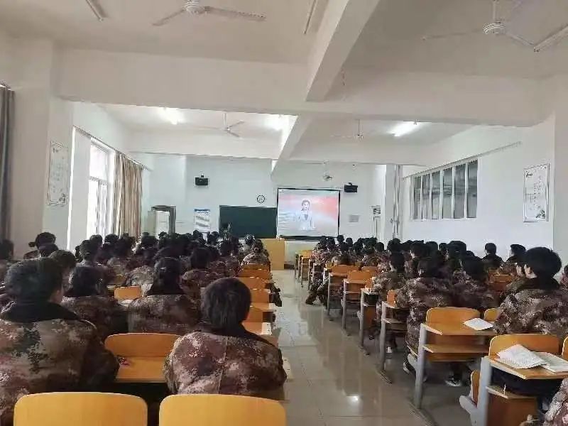 best365体育官网登录入口组织师生同上青春为祖国挺膺共担当主题网络思政大课
