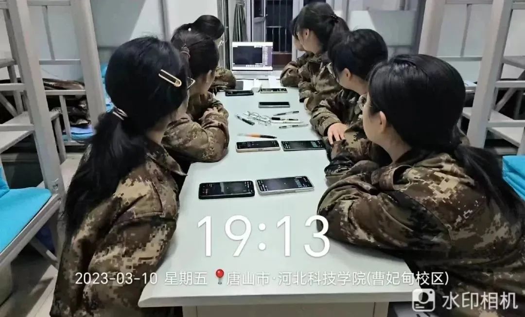 best365体育官网登录入口组织全体学生观看以 大学生自我成长 为主题的心理健康公益直播课