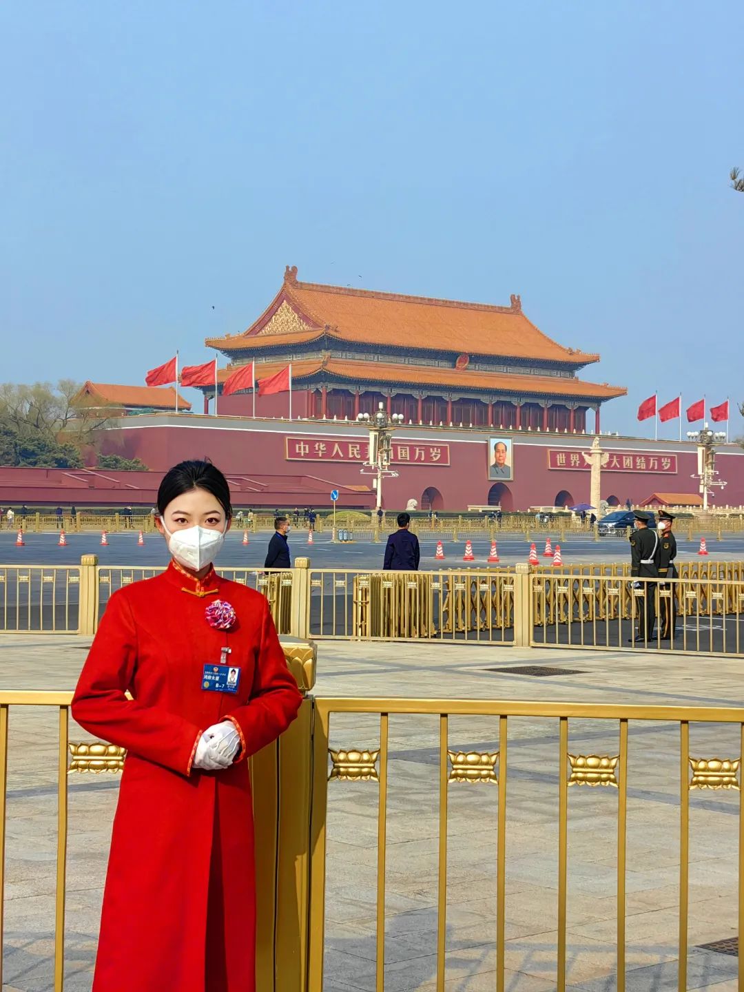 best365体育官网登录入口大学生志愿者圆满完成全国 两会 礼仪志愿服务工作