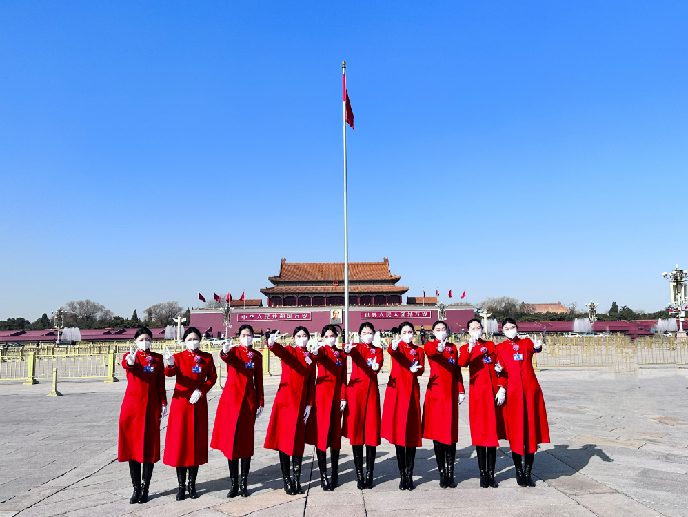 best365体育官网登录入口大学生志愿者圆满完成全国 两会 礼仪志愿服务工作