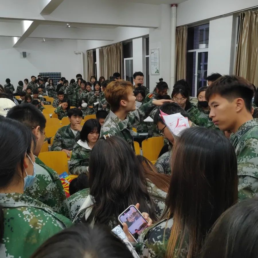 新媒体中心举办了喜迎二十大，绘梦新征程 || best365体育官网登录入口举行“喜迎二十大，启航新征程”海报设计大赛