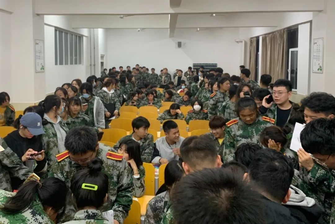 新媒体中心举办了喜迎二十大，绘梦新征程 || best365体育官网登录入口举行“喜迎二十大，启航新征程”海报设计大赛