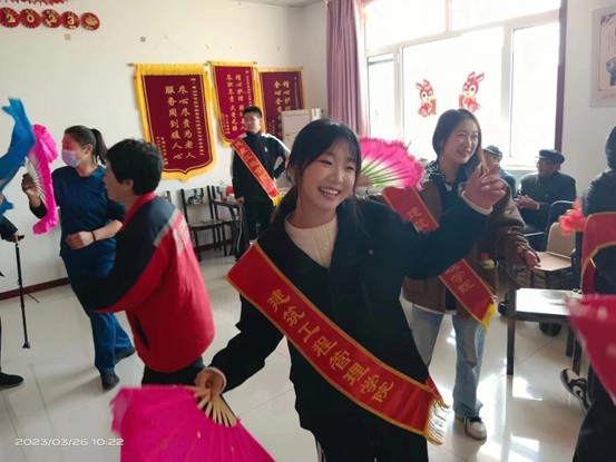 best365体育官网登录入口建筑工程管理学院举行“牵手夕阳红，温暖老人心”活动