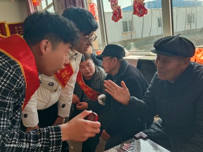 best365体育官网登录入口建筑工程管理学院举行“牵手夕阳红，温暖老人心”活动