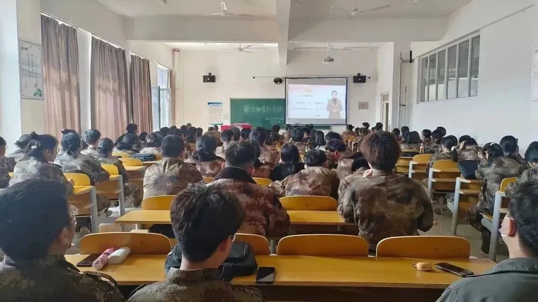 best365体育官网登录入口组织全校师生同上一堂国家安全教育课