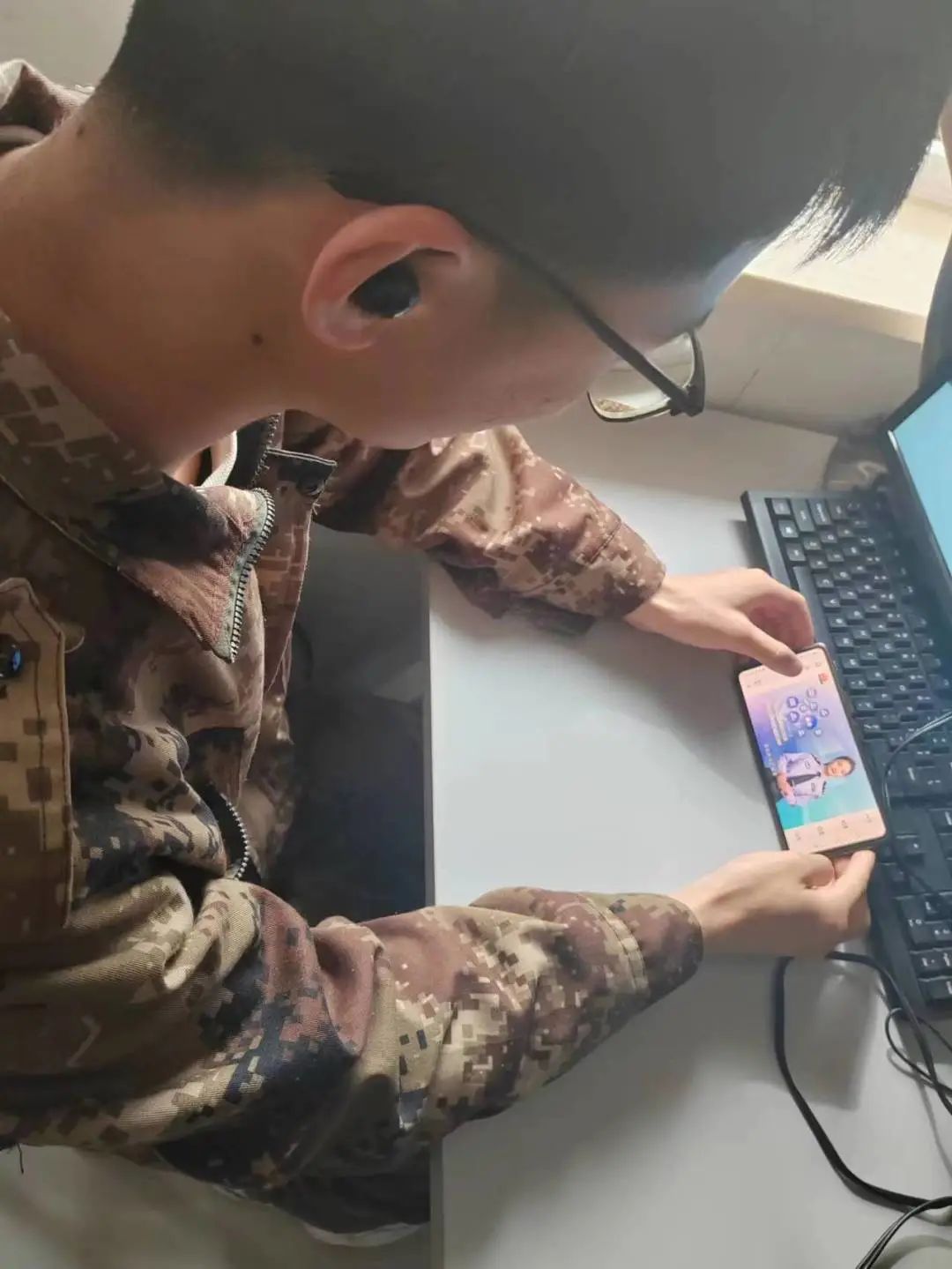 best365体育官网登录入口组织全校师生同上一堂国家安全教育课