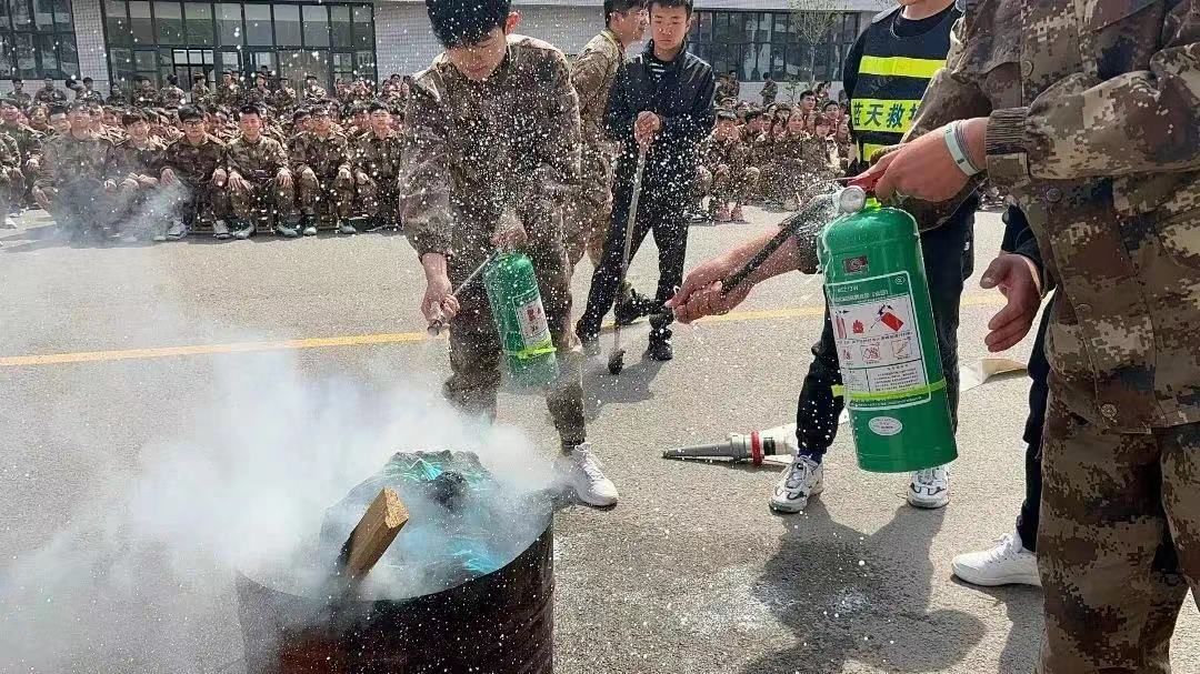 best365体育官网登录入口携手乐亭县蓝天救援队开展消防安全知识讲座暨消防逃生应急演练