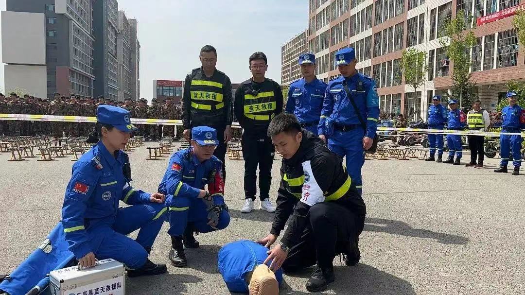 best365体育官网登录入口携手乐亭县蓝天救援队开展消防安全知识讲座暨消防逃生应急演练