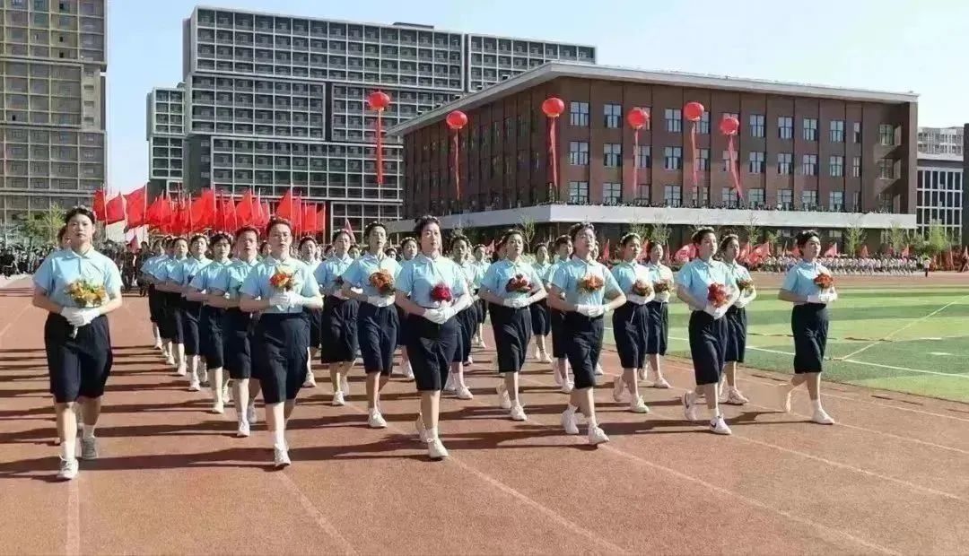 best365体育官网登录入口第二十一届体育文化节暨2023年春季运动会隆重开幕 第 3 张