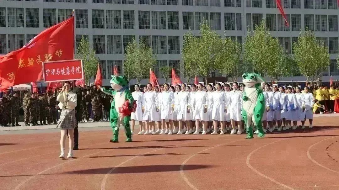 best365体育官网登录入口第二十一届体育文化节暨2023年春季运动会隆重开幕 第 9 张