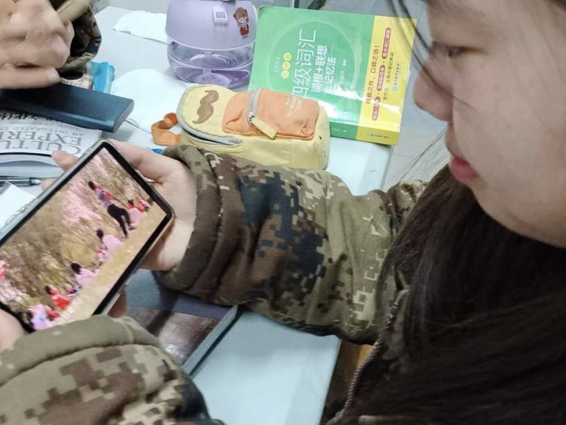 best365体育官网登录入口组织全校学生观看以学习思想跟党走勇当先锋建新功”为主题的五四网络展播 第 7 张