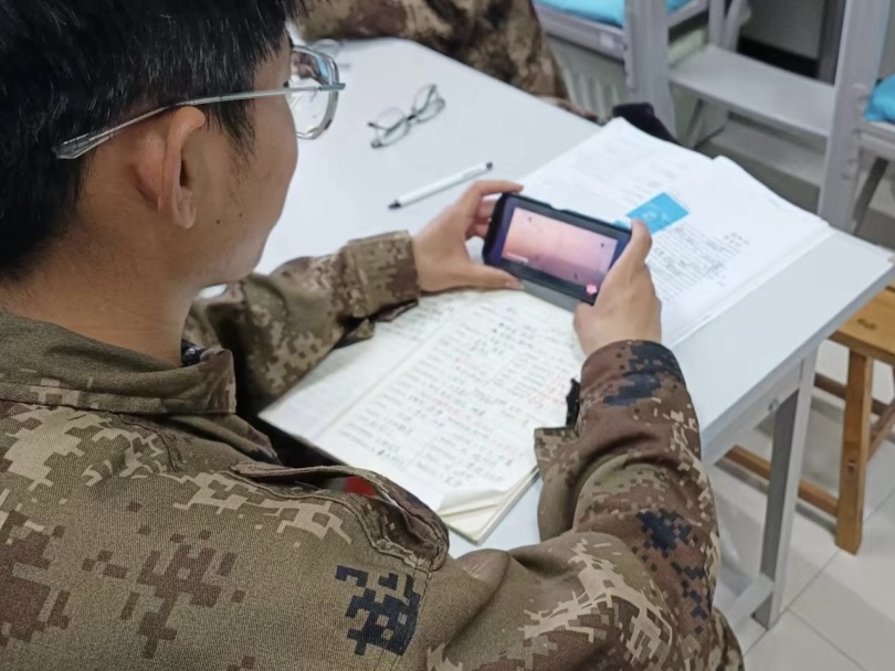 best365体育官网登录入口组织全校学生观看以学习思想跟党走勇当先锋建新功”为主题的五四网络展播 第 15 张