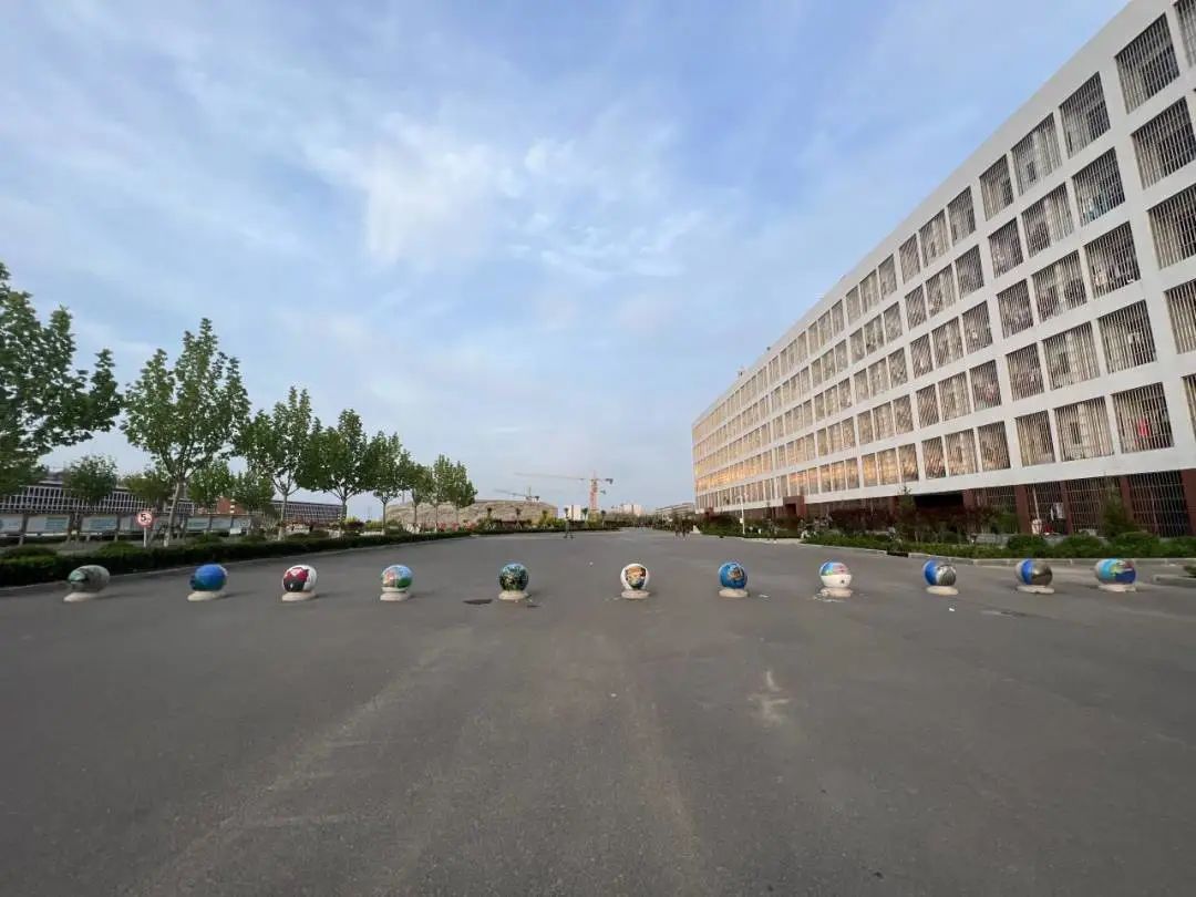 best365体育官网登录入口学子校内绘制河北省内靓丽风景画 第 25 张