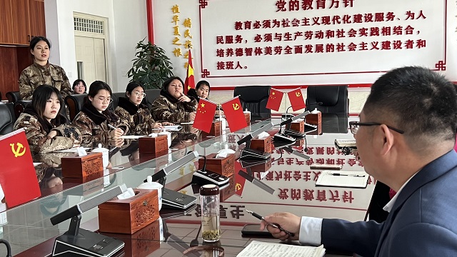教育学院召开期中教学检查学生座谈会