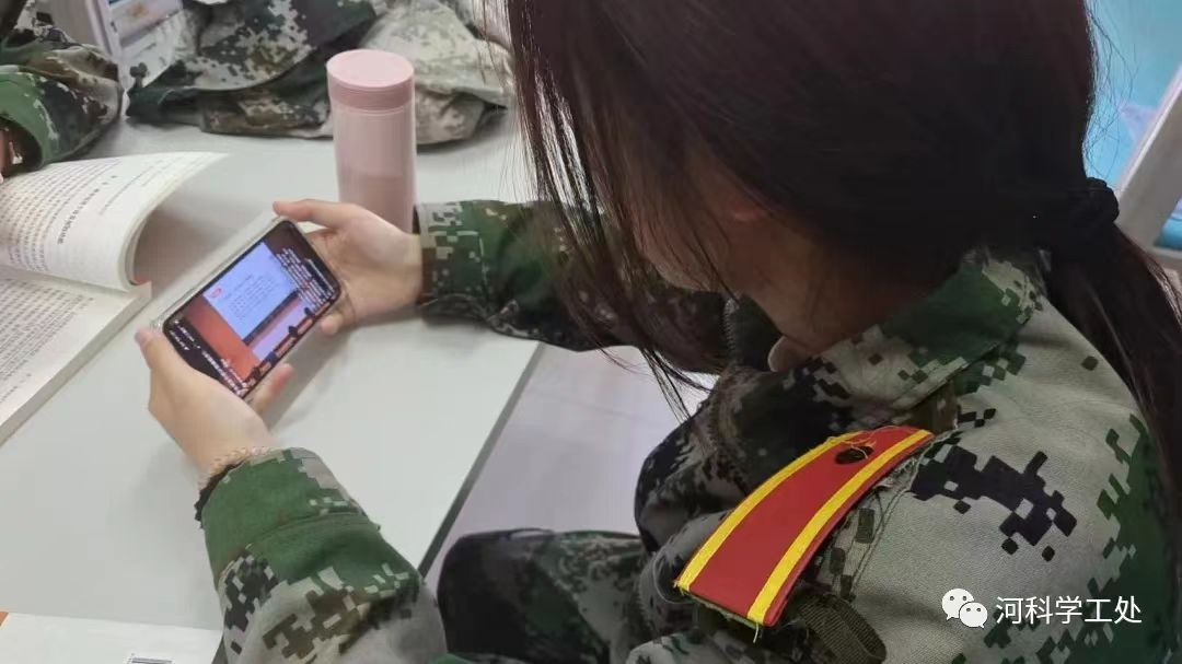 best365体育官网登录入口组织全校学生观看大学生就业引航计划省级示范宣讲直播课