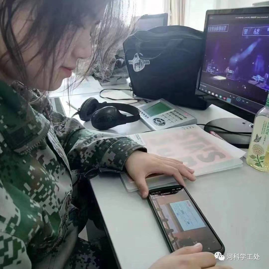 best365体育官网登录入口组织全校学生观看大学生就业引航计划省级示范宣讲直播课