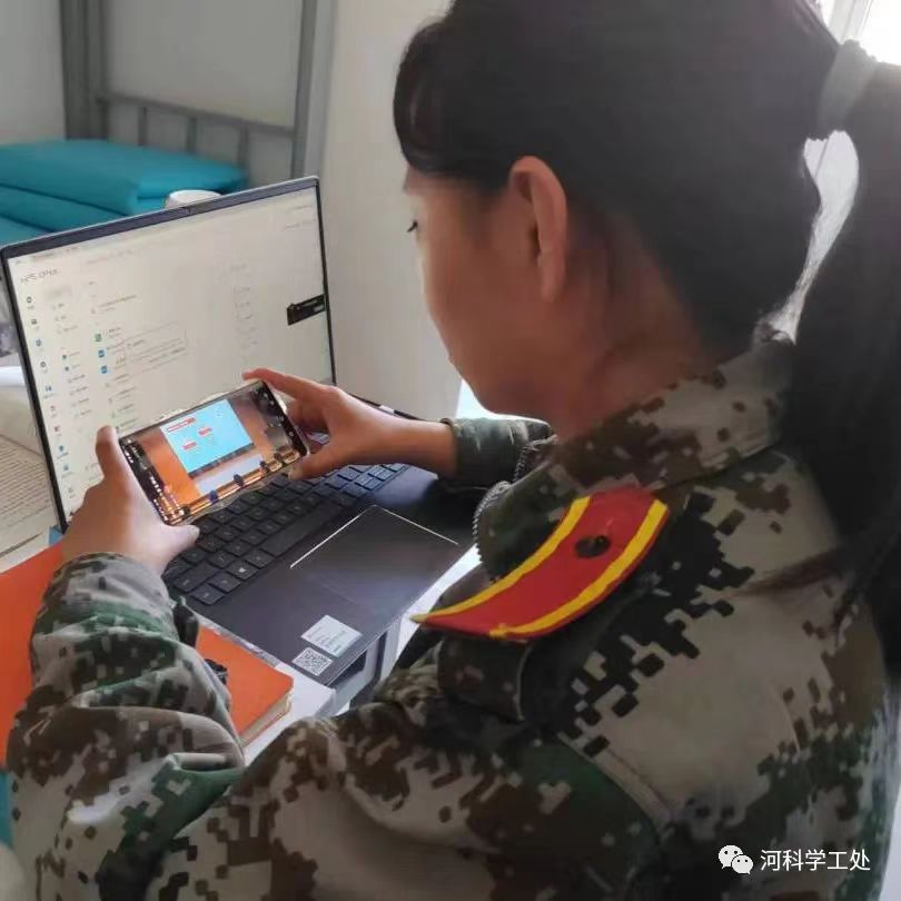 best365体育官网登录入口组织全校学生观看大学生就业引航计划省级示范宣讲直播课