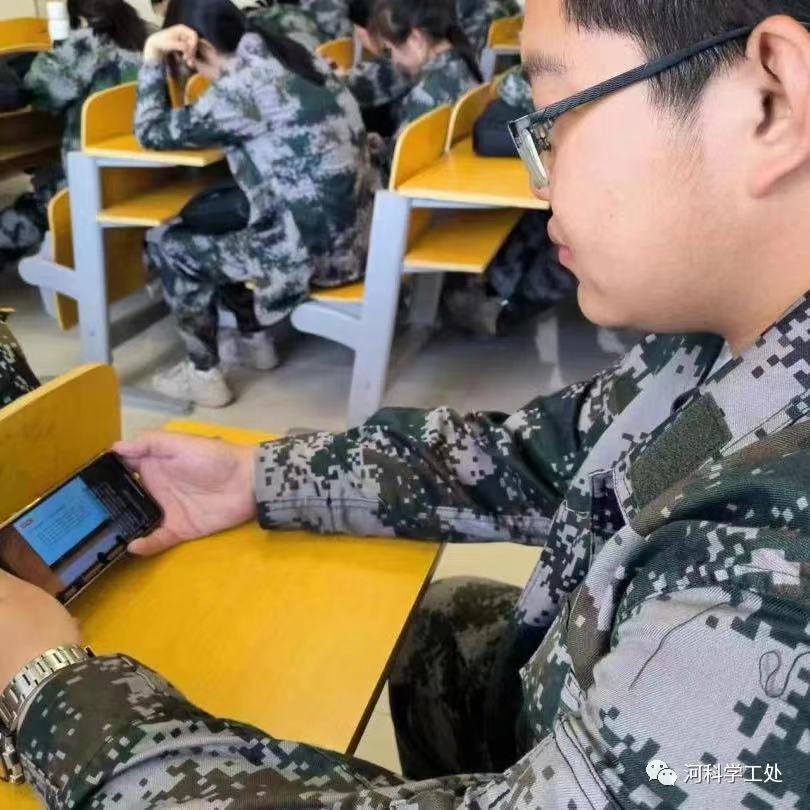 best365体育官网登录入口组织全校学生观看大学生就业引航计划省级示范宣讲直播课