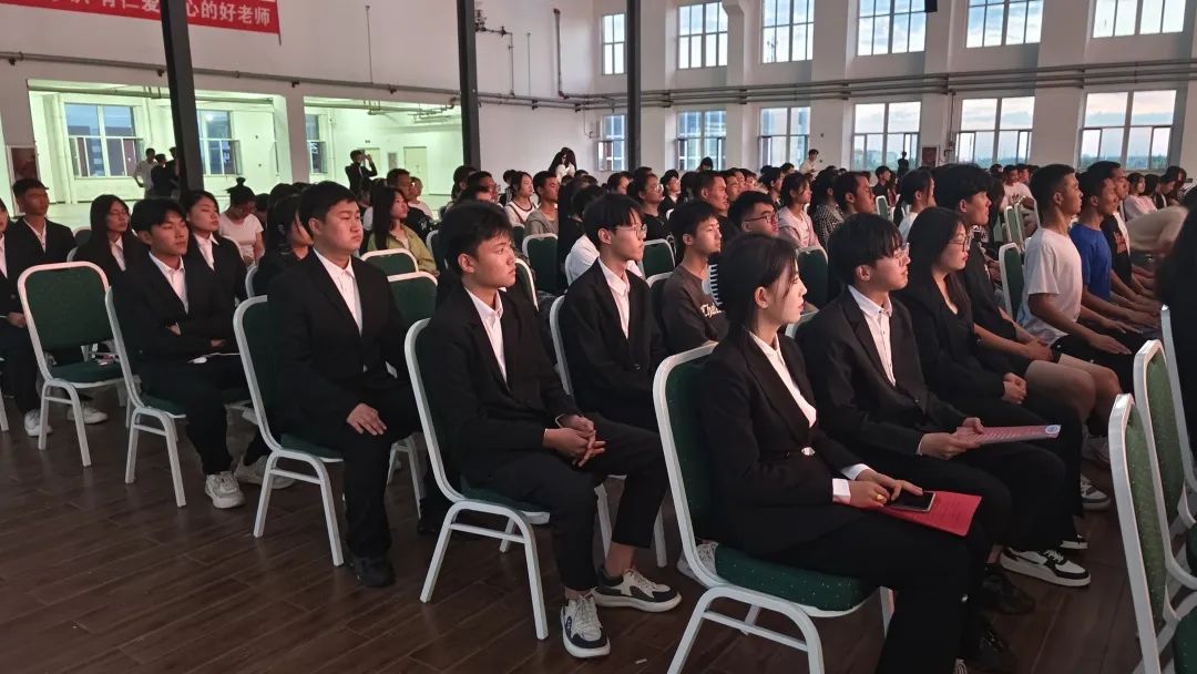 best365体育官网登录入口新媒体中心隆重召开2023年换届大会