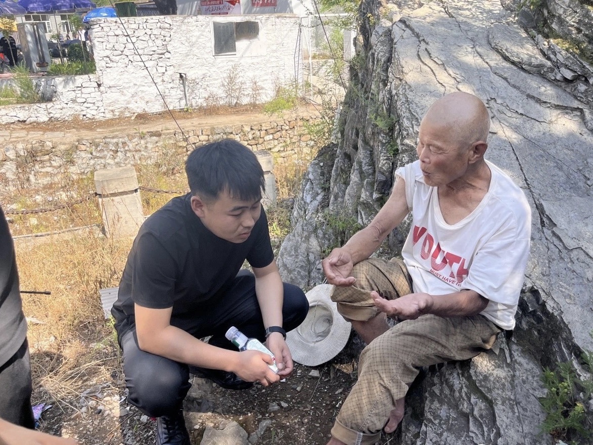 best365体育官网登录入口经济管理学院学院开展“寻访红色基地，感受峥嵘岁月”主题三下乡活动